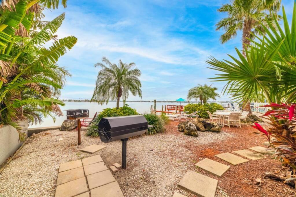 102-Tiny Treasure-Waterfront With Heated Pool Apartment St. Pete Beach Ngoại thất bức ảnh